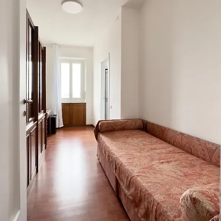 A Chic 2-Rooms Apartment-2